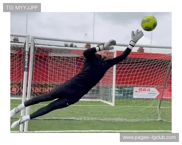 想要踢足球更帅气该如何科学训练全面提升形象技巧解析全方位指南